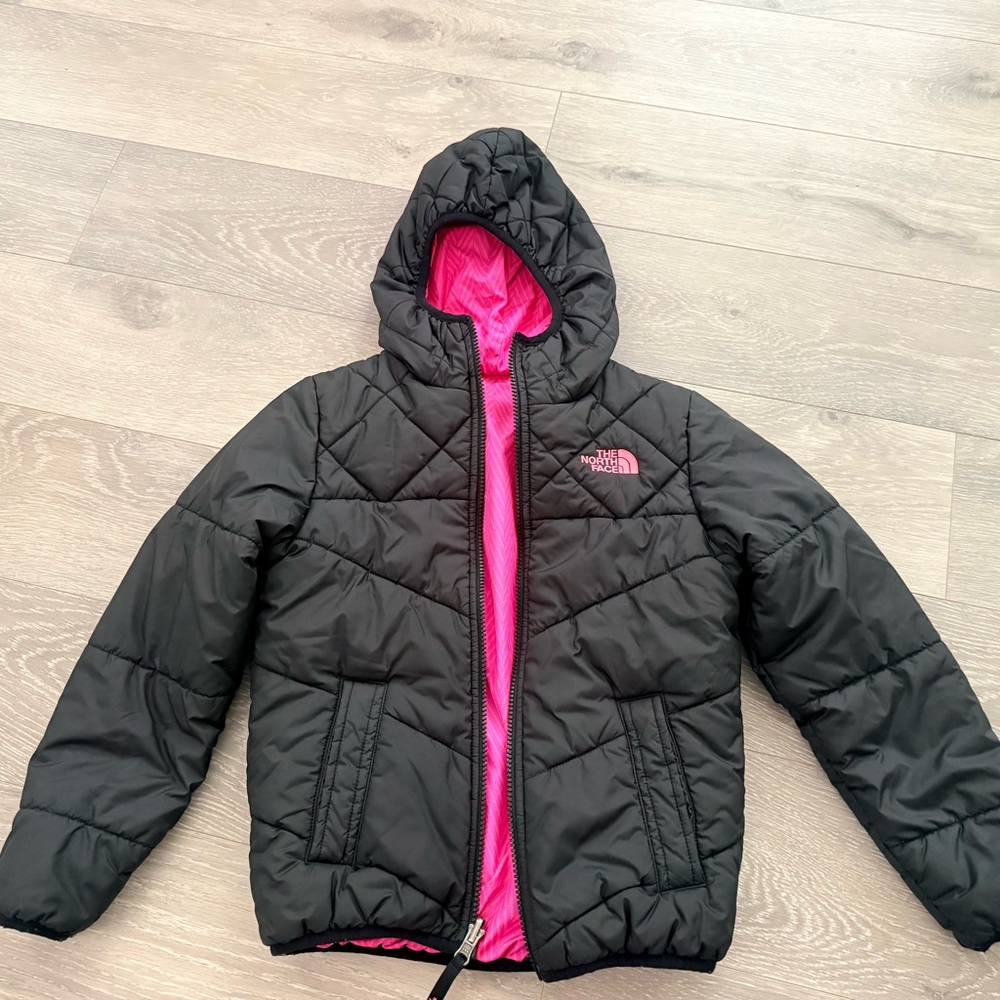 Reversible NorthFace Kids Puffer Jacket in Black and Pink